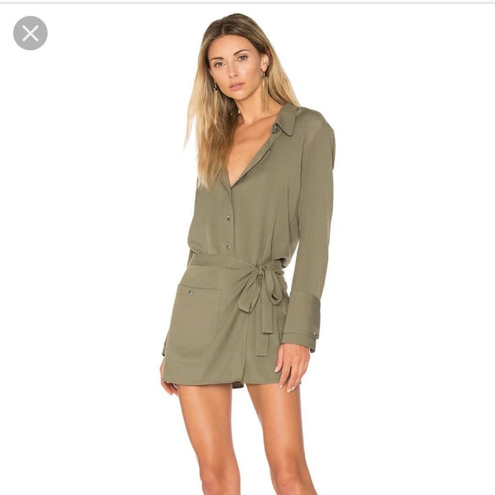 NWT Halston Heritage Flowy Wrap Romper